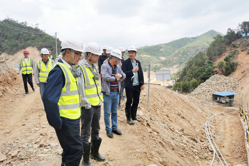 1622028339398043.jpg 張芝華檢查萬花溪水庫建設現場.jpg
