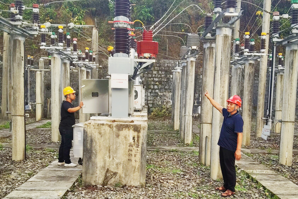 1623760757922945.jpg 檢查室外設備及線路.jpg