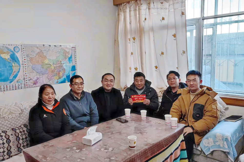 1643417627108397.jpg 左三俞曙東同志、左二孔德燦同志、右三孔德燦同志家父、右二張慶良同志.jpg